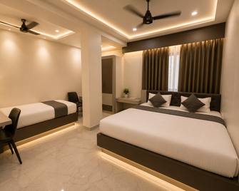 Hotel Raj Residency - Jalgaon - Bedroom