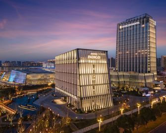 Hotel Indigo Wuxi Taihu New City By IHG - Wuxi - Bygning