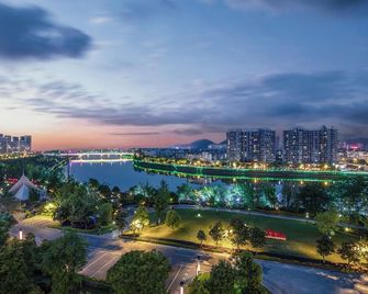 Crowne Plaza Huangshan Yucheng By IHG - Huangshan - Outdoor view