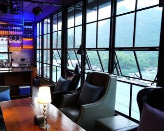 Yangshuo Fanli Hotel - Guilin - Area lounge