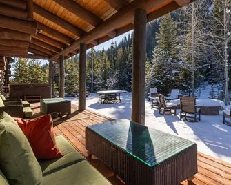Big Sky Vacation Rentals: MV Souvenirs Lodge - Big Sky - Patio