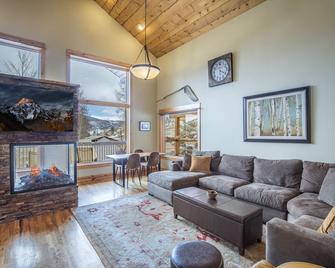 401 Capital Ave - Creede - Sala de estar