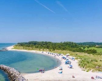 Rendezvous, a Resort Condo in charming Cape Charles. - Cape Charles - Playa