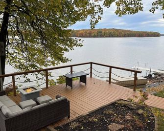 Eau Pleine Lake Retreat - Mosinee - Balcón