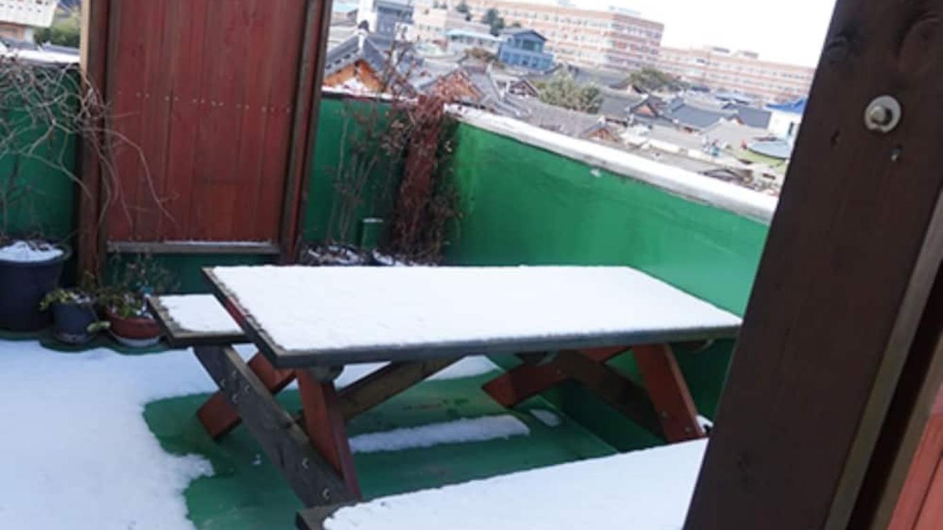 퐁당 게스트하우스