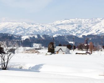 Nozawa Onsen Hotel - Nozawa Onsen - Вигляд зовні