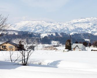 Ryokan Sakaya - Nozawa Onsen - Vista del exterior