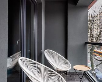 Praga Chic Apartment by BookingHost - Varsóvia - Varanda