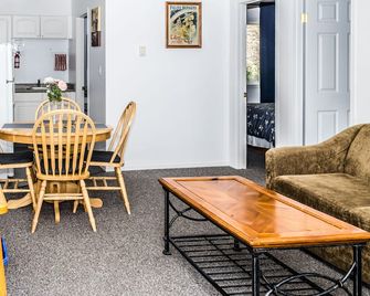 Crescent Motel - Radium Hot Springs - Ruokailuhuone