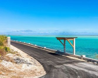 Caribbean Retreat with Modern Kitchen Near Pristine Beaches and Crystal Waters - Whitby