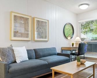 1st Floor Apt Hyde Park Bathtub and Free Parking - Austin - Sala de estar