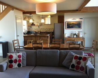 Cotswold Barn Conversion - Moreton-in-Marsh - Living room