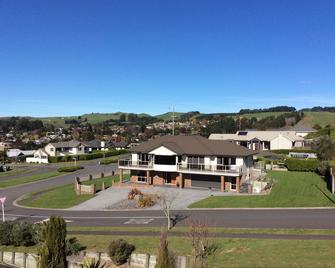 Rotorua Views Bnb And Apartment - Rotorua - Building