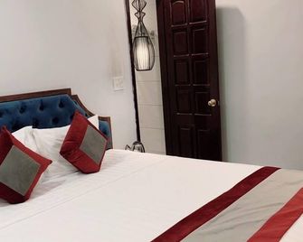 The La Renta Hotel & Spa - Hanoi - Bedroom