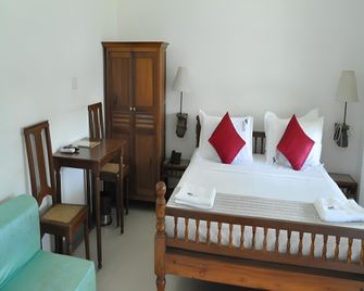 Nalla Eco Beach Resort - Pondicherry - Bedroom