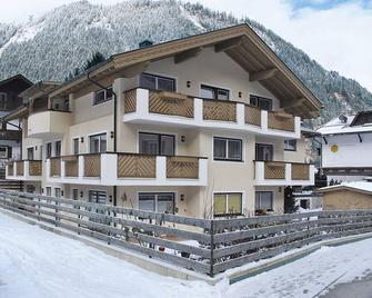 Apartment Rosa-10 by Interhome - Mayrhofen - Bygning