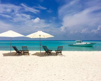 Luau Beach Inn, Maldives - Fulidhoo - Beach