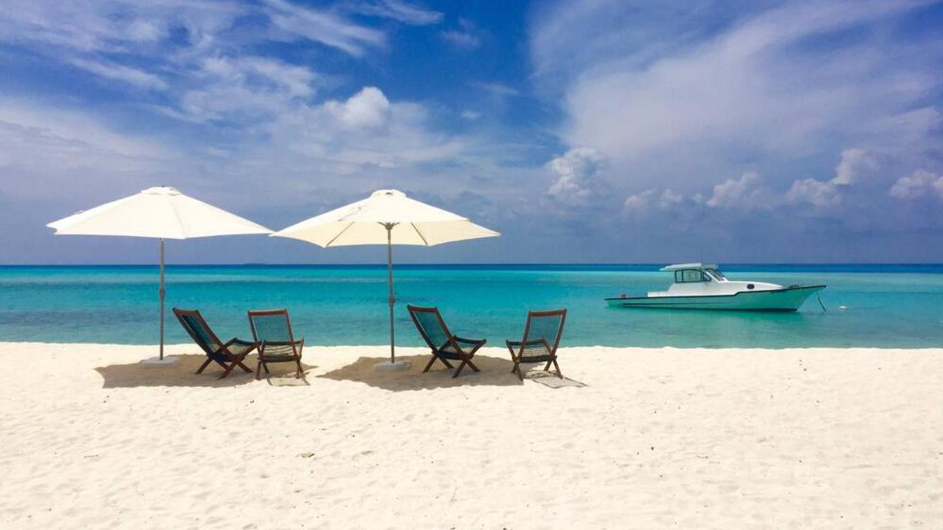 Luau Beach Inn, Maldives