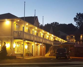 Rainbow Inn - Huntsville - Building