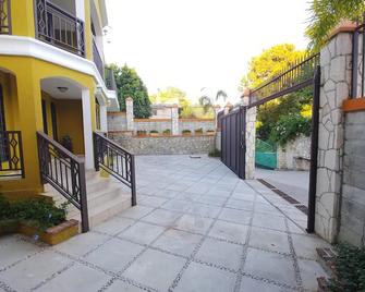 Comfortable and Secure Apartment - Petionville - Extérieur