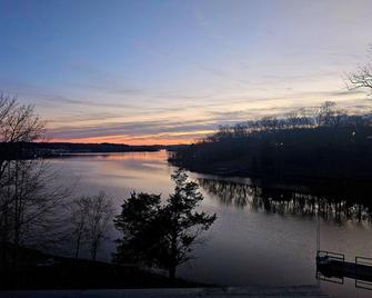 Breathtaking View from our Cabin-like Condo on TN River KY Lake with a boat dock - Camden
