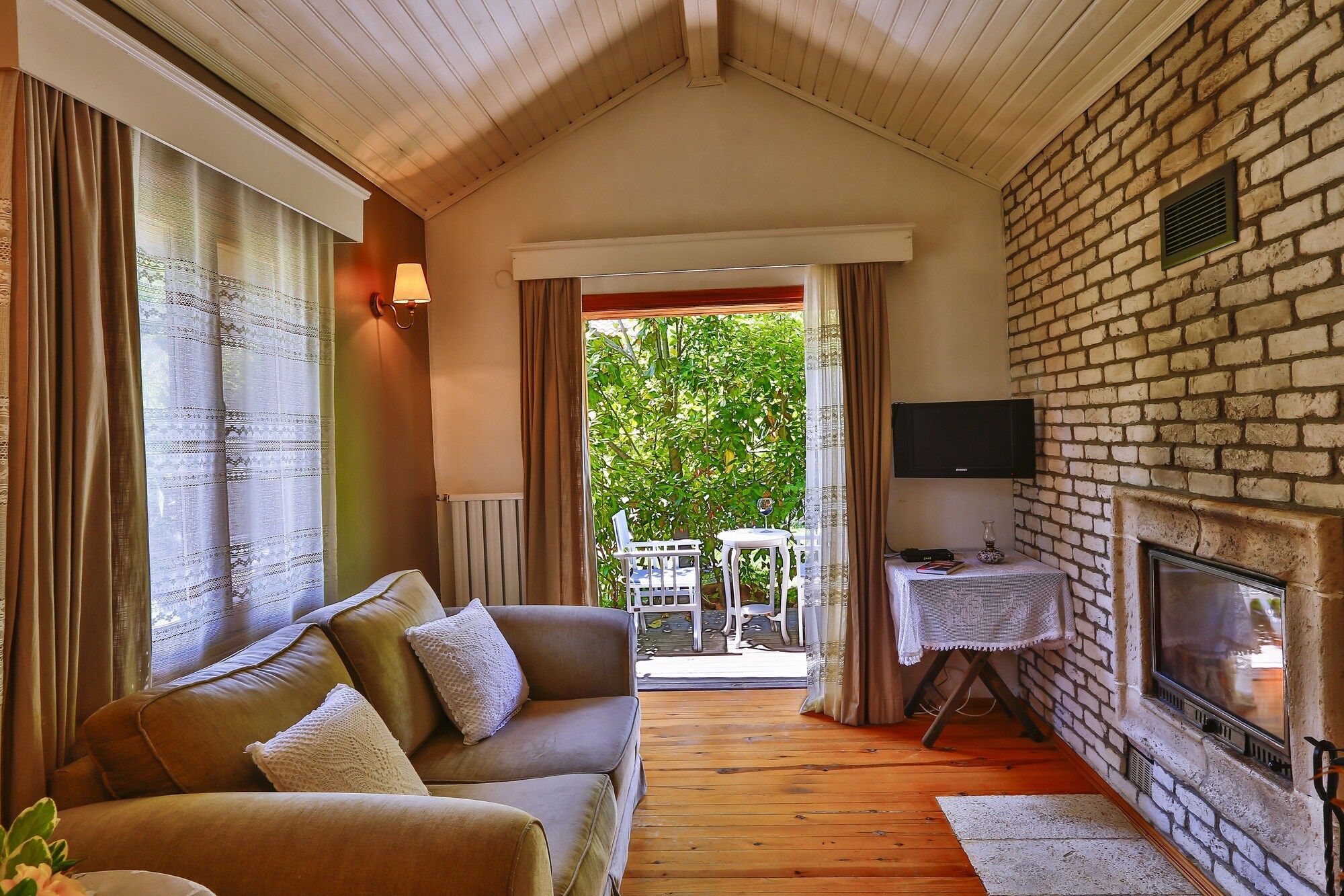 Tranquilla River Lodge - שילה - סלון