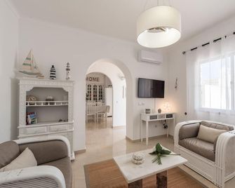 Fisherman's Beach Home 2br 2ba Ac Wi-Fi - Albufeira - Sufragerie