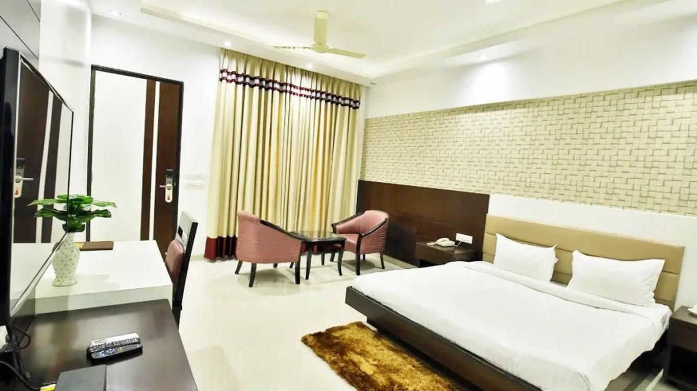 Jhansi Hotel