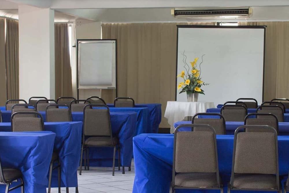 Monza Palace Hotel - נאטאל - חדר ישיבות