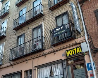 Hostal Santa Barbara - Toledo - Edificio