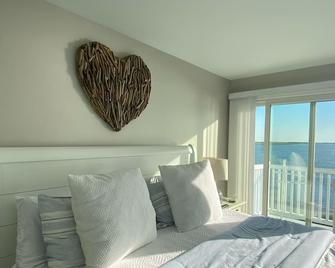 Bay, Inlet, and Ocean views with your own Private Beach! Fall Rental. - Diamond Beach - Camera da letto
