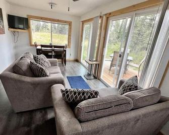2 King Bedrooms each with full bath, Amazing Views! - Healy - Living room