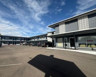 Greeley University Inn By Capital O I-25 - Greeley - Rakennus