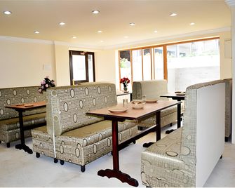 Hotel Sapphire Grand - Ooty - Restaurant