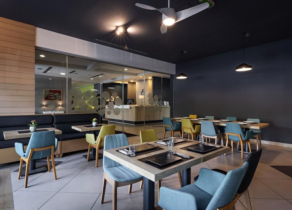 بليكر هوتيلز