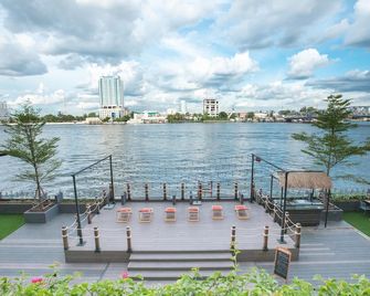 The Royal River Hotel - Bangkok