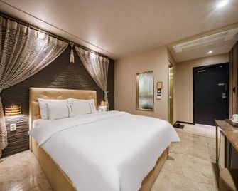 Sillim Urban Hotel&Golf - Seoul - Bedroom