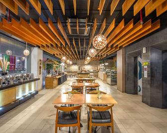 1o1 Urban Jakarta Pemuda - Jakarta - Restaurant