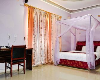 Glory Summit Hotel - Hoima - Habitación