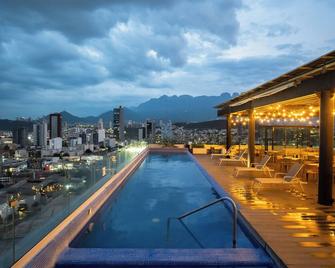 Radisson Hotel Monterrey San Jeronimo - Monterrey - Pool