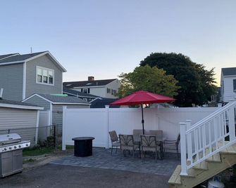 Make your beach vacation memories at Hampton Beach NH! - Hampton - Patio