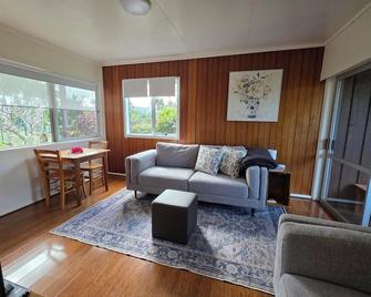 Fletcher Christian Holiday Hotel - Norfolk Island - Living room