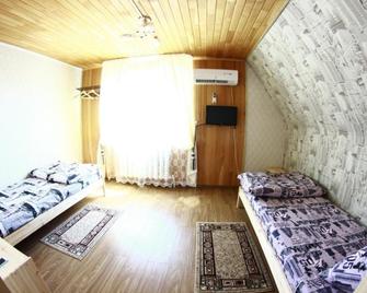 Kedrovy Dom Kochievskih - Gorno-Altaysk - Bedroom