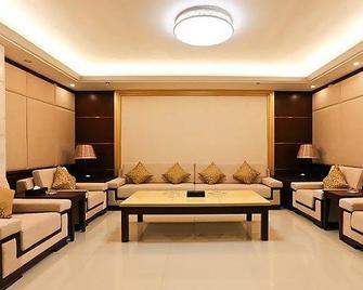 Biancheng Internationl Hotel - Xiangxi - Living room