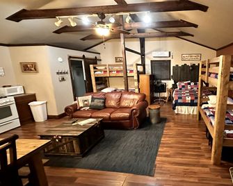 Wonderful Rustic Cabin with Barbecue in Miami, Oklahoma - Wyandotte