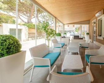Hotel Villa Bolgheri - Marina di Castagneto - Patio