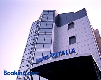 Hotel Italia - Carmagnola - Edificio