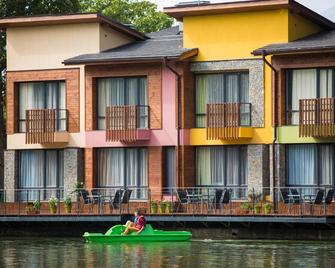 Waterside Houses - Ognyanovo - Edificio