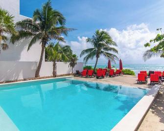 3 Bdrm. townhouse in gorgeous Akumal with WiFi & AC. Beach Club steps away! - Akumal - Pool