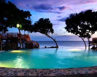 Parklane Bohol Resort and Spa - Anda - Pool